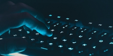 Asla Güvenme, Her Zaman Doğrula: Şirketler İçin Parola Güvenliği Alarmı